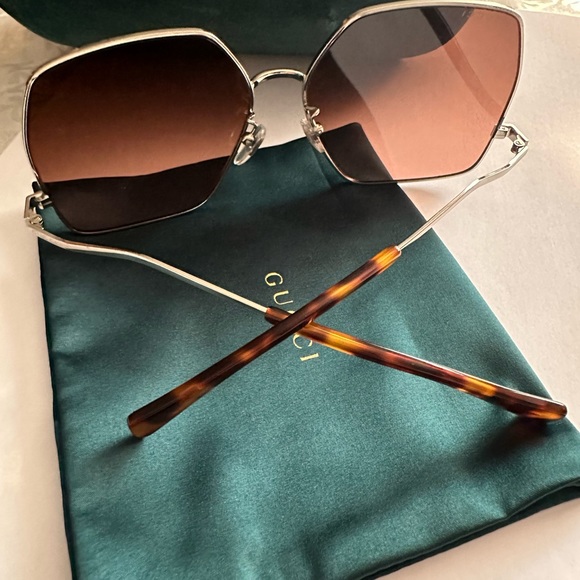 GUCCI  Square Sunglasses - Picture 12 of 13